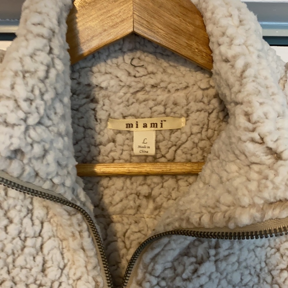 Miami Sherpa Vest Size Large - Picture 2 of 3